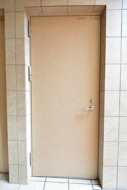 オープンレジデンシア南青山　ゴミ置き場