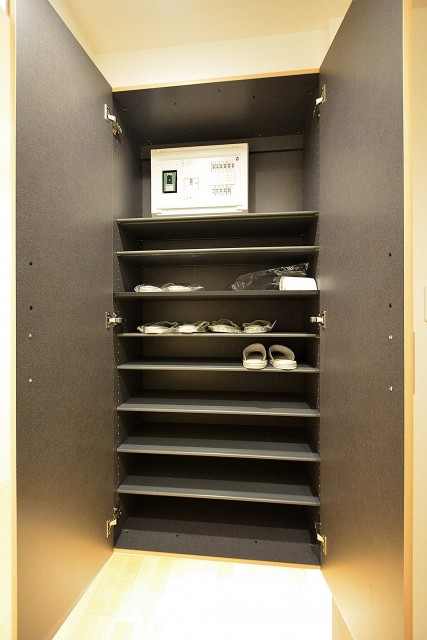 クレッセント目黒Ⅱ　シューズBOX