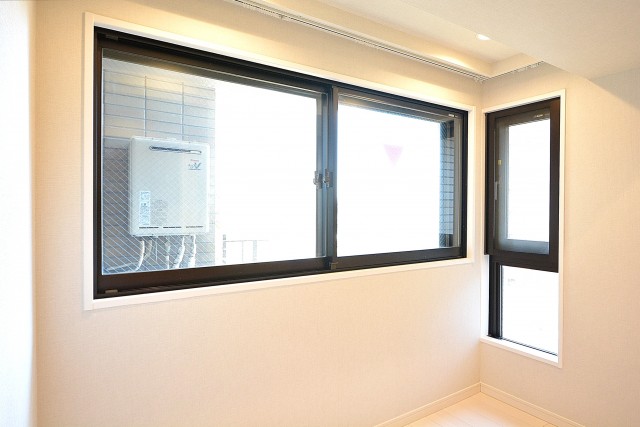 ヴィラージュ南青山　6.0帖洋室採光