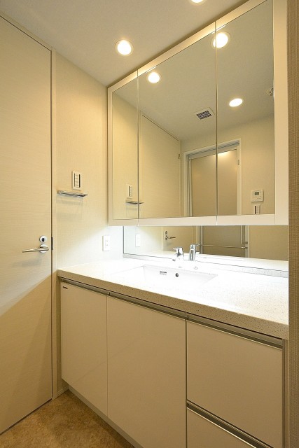 オープンレジデンシア南青山　洗面台