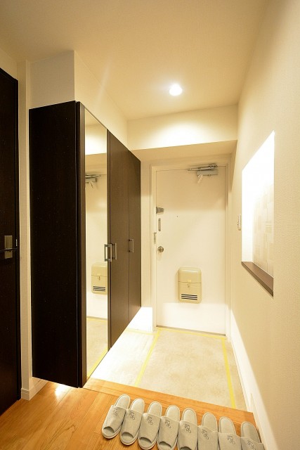 シャトー赤坂台　玄関