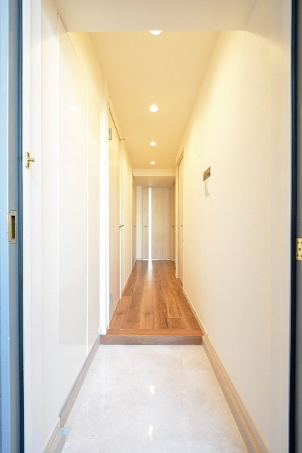 クレッセント目黒Ⅱ　玄関ホール