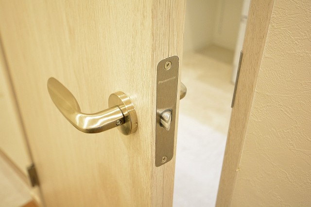 クレッセント目黒Ⅱ　サニタリールームドア