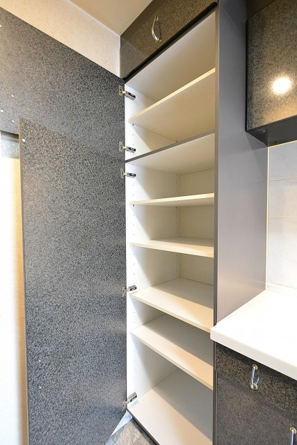 レジェンド南青山ガーデン　キッチンキャビネット