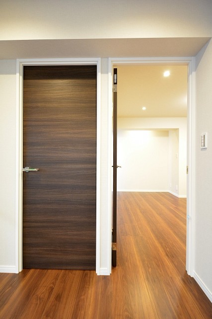 マグノリア　洋室ドア