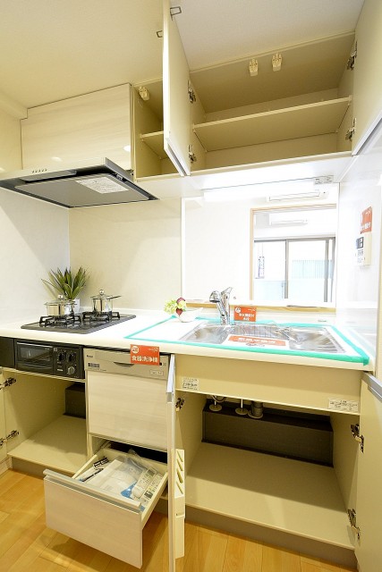 デュオ・スカーラ赤坂Ⅱ キッチン収納