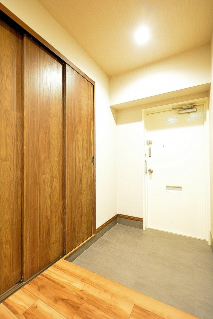 シャトー赤坂台　玄関ホール