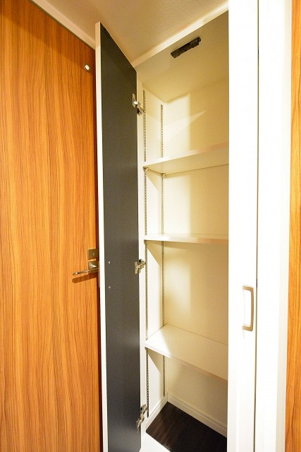 西麻布ハイツ　玄関収納