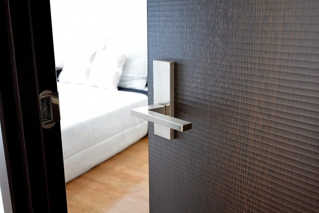 シャトー赤坂台　6.1帖洋室ドア