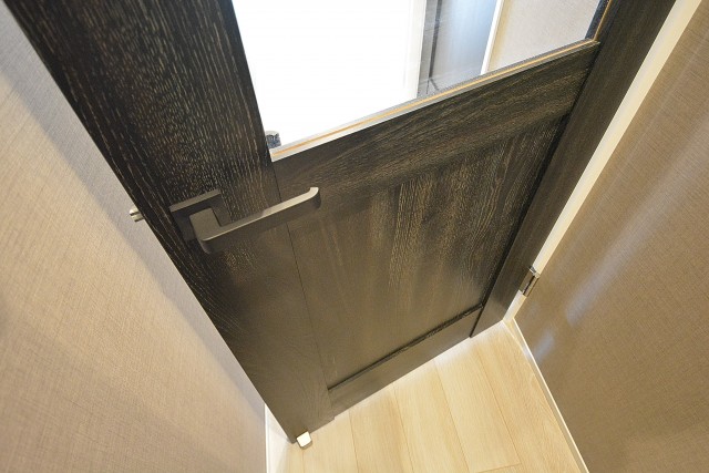 クレール島津山　LDK扉