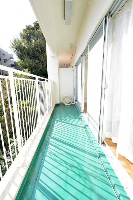 シャトー赤坂台　バルコニー