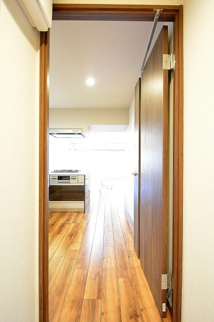 シャトー赤坂台　20.1帖LDKドア