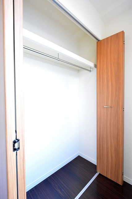 西麻布ハイツ　3.7帖納戸のクローゼット