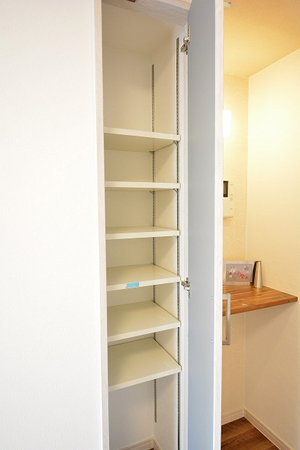 クレッセント目黒Ⅱ　LDK収納