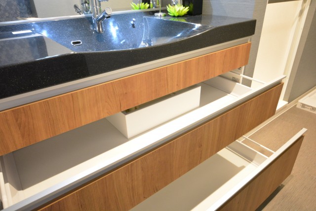 六本木ハイツ　収納