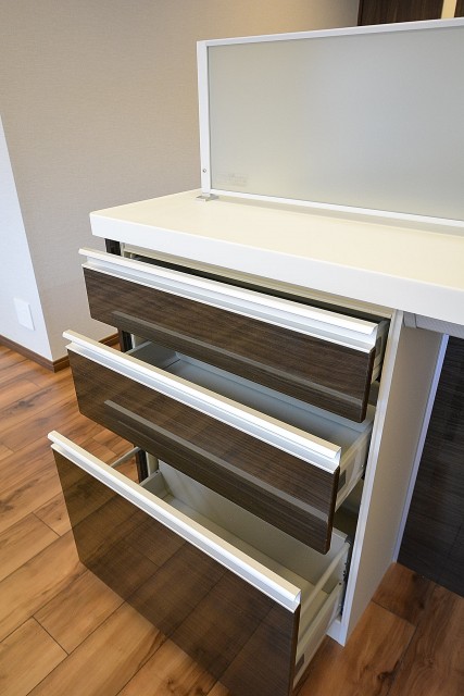 シャトー赤坂台　キッチン収納