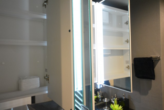 六本木ハイツ　収納