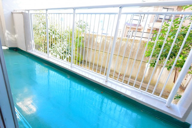 シャトー赤坂台　バルコニー