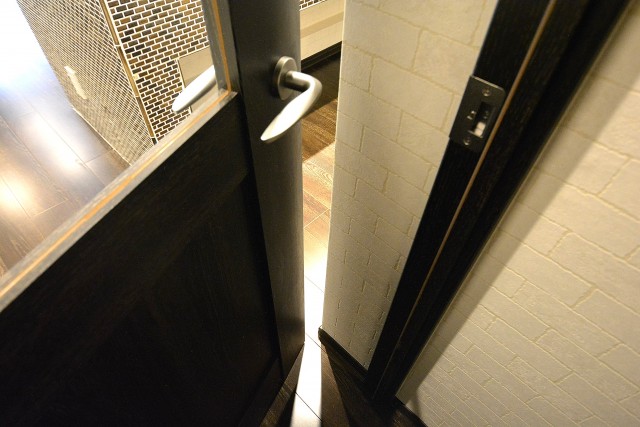 クレール島津山　LDK扉