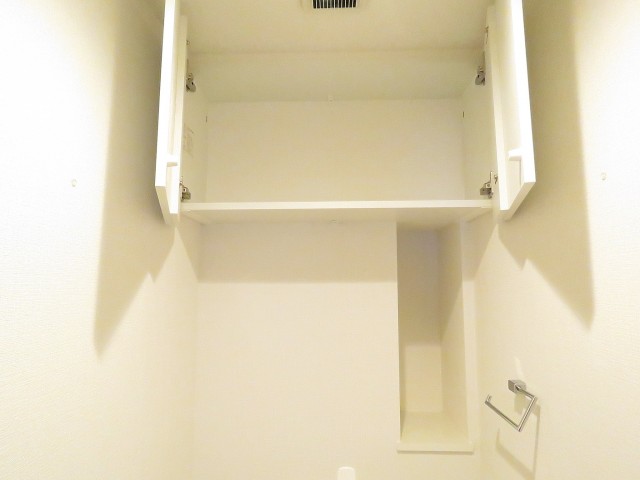アイビハイツ南品川　トイレ収納