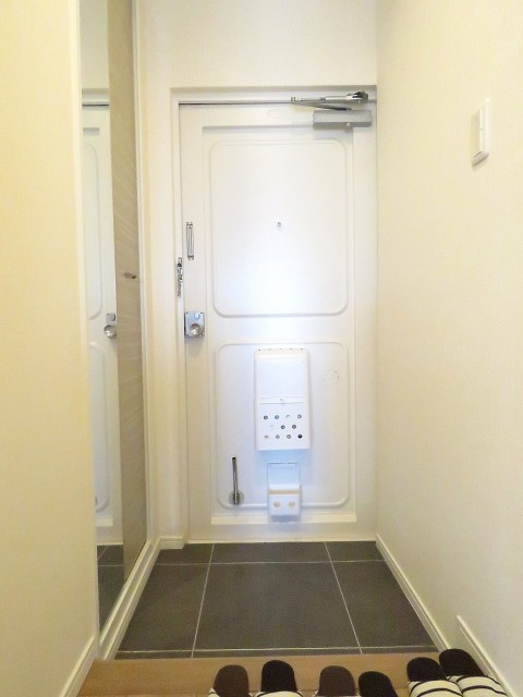 ニュー上馬マンション　玄関ホール