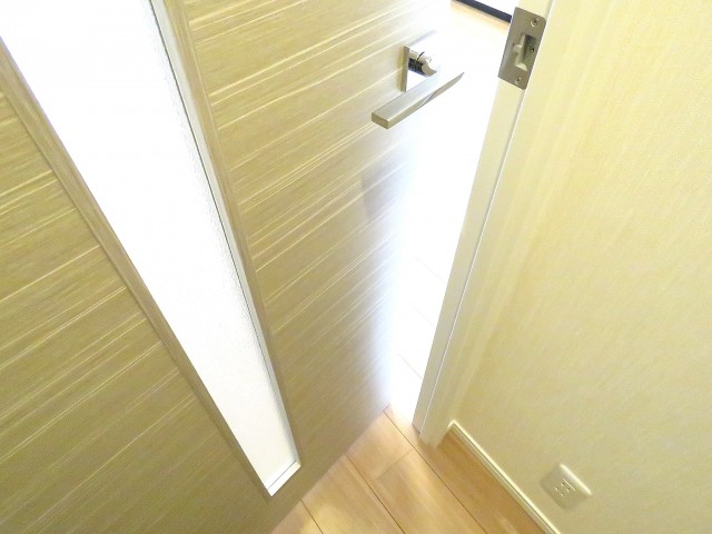 ニュー上馬マンション　LDK扉