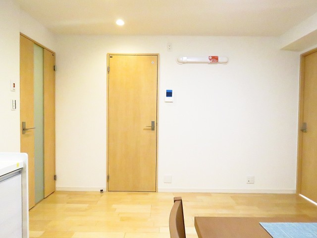 学芸大ハイツ　洗面室扉