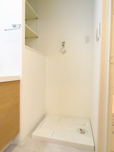 学芸大ハイツ　洗濯機置場