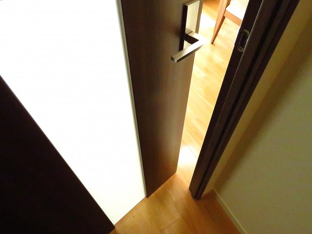 学芸大学グリーンハイツ　LDK扉