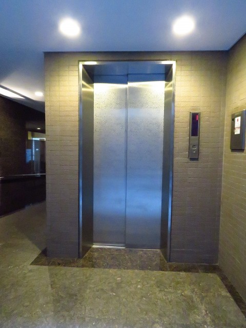 コスモ中目黒　エレベーター