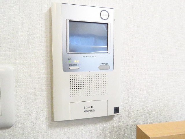 コスモ中目黒　ＴＶモニター付きインターホン