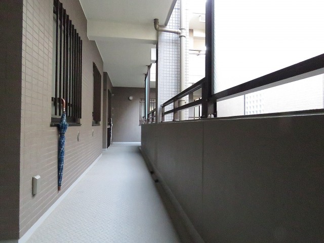 コスモ中目黒　共用廊下