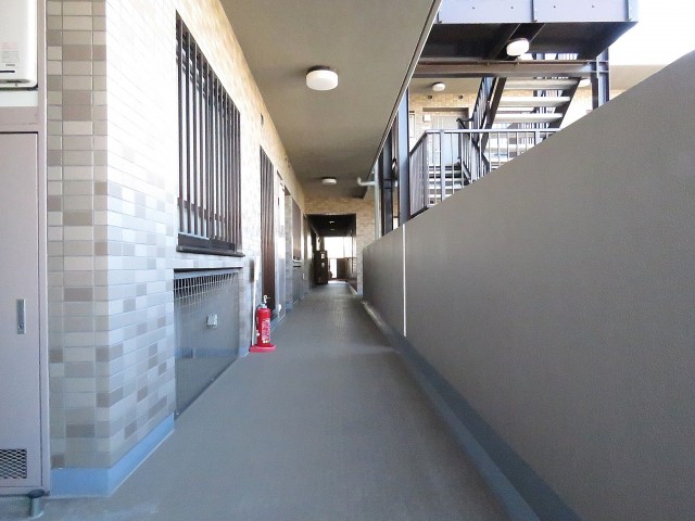 アールヴェール碑文谷　共用廊下