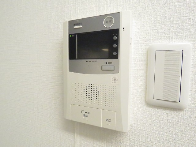 ユニーブル柿の木坂　TVモニター付きインターホン