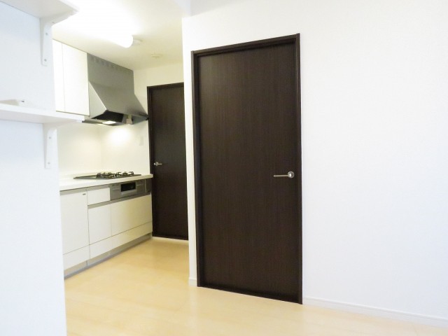 ユニーブル柿の木坂　洋室扉