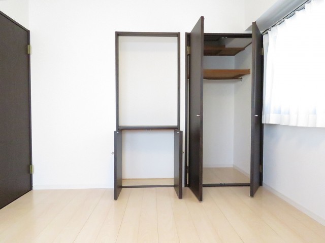 ユニーブル柿の木坂　洋室約6.5帖