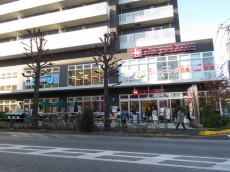 ユニーブル柿の木坂　スーパー