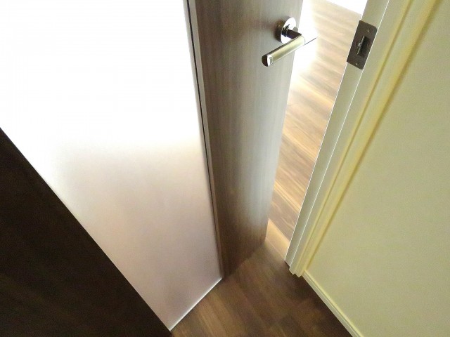 魚菜エステート　LDK扉