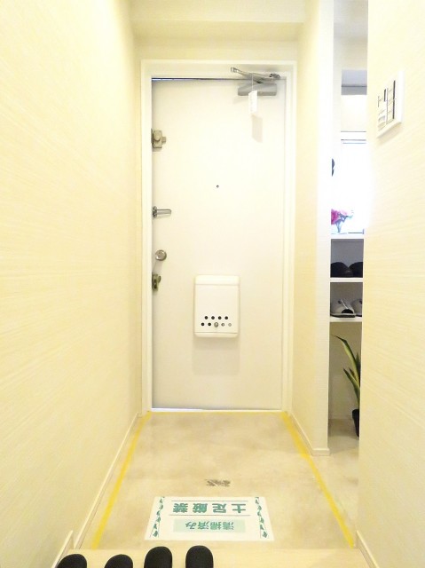 ニューウェルハイツ奥沢　玄関ホール