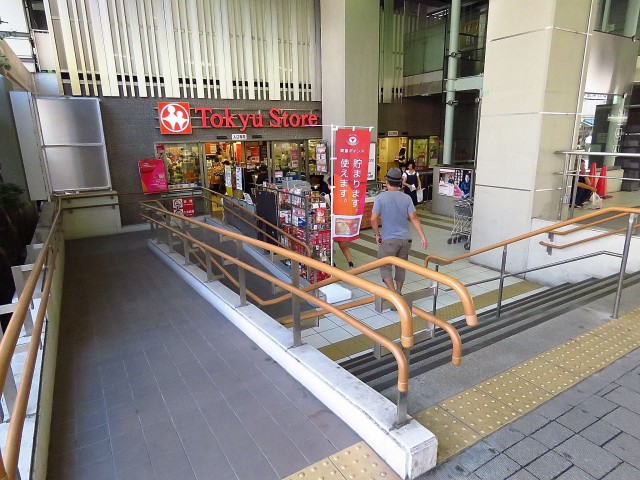 アールヴェール碑文谷　商店街