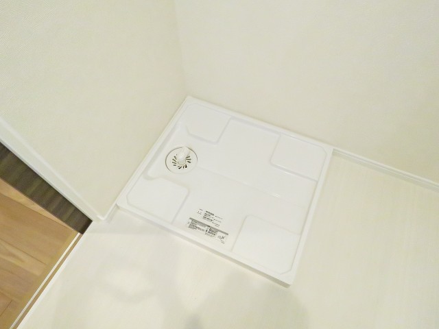 クラウン築地　洗濯機置場