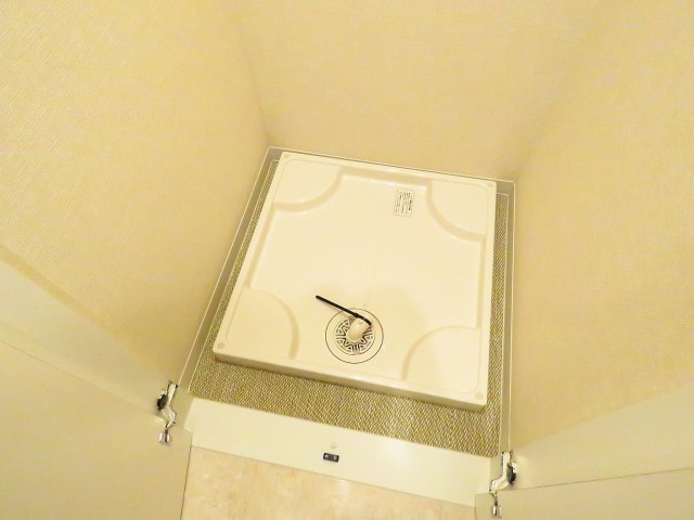 秀和第二神宮レジデンス　洗濯機置場