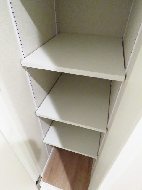 秀和第二神宮レジデンス　廊下収納