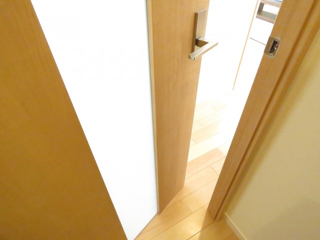 シャトレー駒沢　DK扉