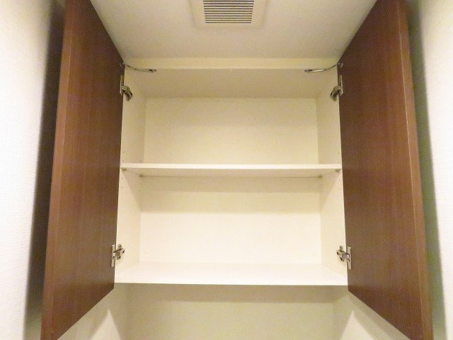シティハウス代々木参宮橋　トイレ収納