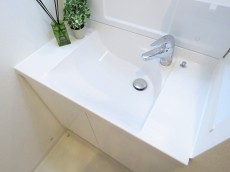 マンション都立大　洗面化粧台