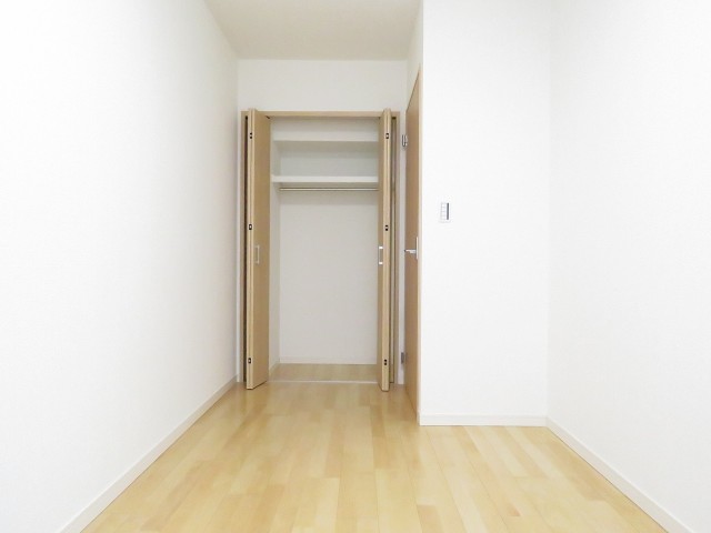 駒沢ガーデンハイツ　洋室約5.0帖