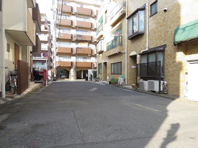 マンション都立大　前面道路