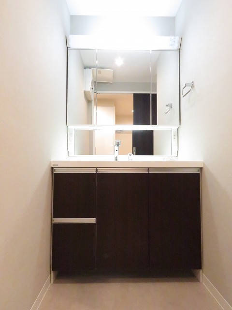 ロイヤルステージ大塚　洗面化粧台