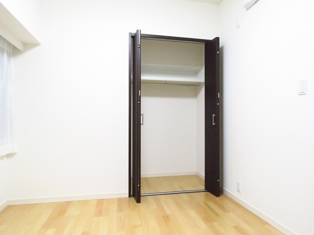 朝日広尾マンション　サービスルーム約5.4帖